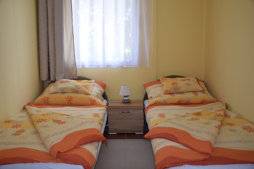 Fortuna Apartmanhazak Богач Экстерьер фото